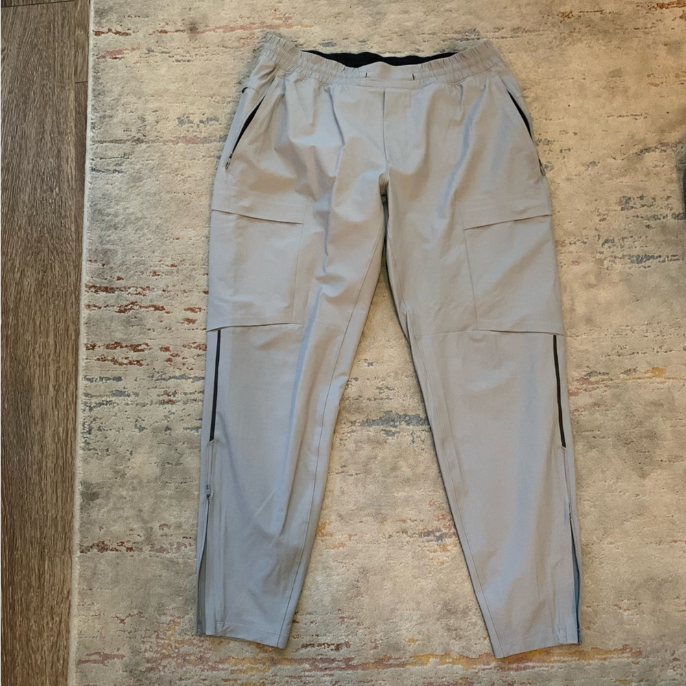 Men’s Lululemon Engineered Elements Cargo Track Pant